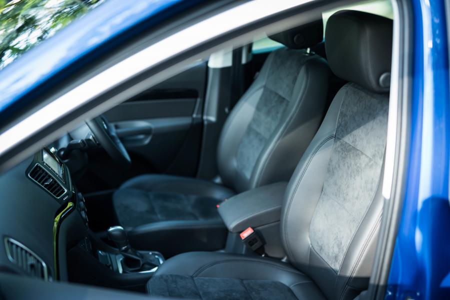 Интерьер Volkswagen Sharan 2015 года  (JP) (фото 16 из 16)
